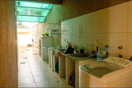 Casa à venda com 630m², 7 quartos e 8 vagas Casa à venda com 630m², 7 quartos e 8 vagasÁrea de Serviço