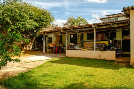 Casa à venda com 630m², 7 quartos e 8 vagas Casa à venda com 630m², 7 quartos e 8 vagasQuintal