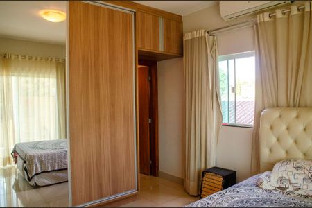 Casa à venda com 630m², 7 quartos e 8 vagas Casa à venda com 630m², 7 quartos e 8 vagasSuíte 3