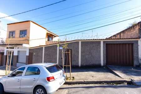 Fachada de casa à venda com 3 quartos, 500m² em Parque Pedro Ii, Belo Horizonte