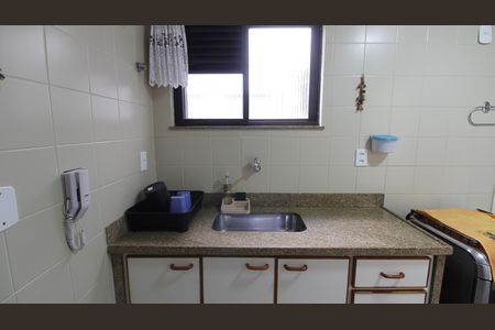 Cozinha de apartamento para alugar com 3 quartos, 109m² em Vila Nova, Cabo Frio