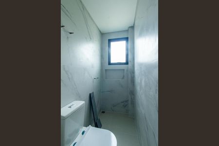 Casa à venda com 108m², 3 quartos e 2 vagas Casa à venda com 108m², 3 quartos e 2 vagasBanheiro da Suíte