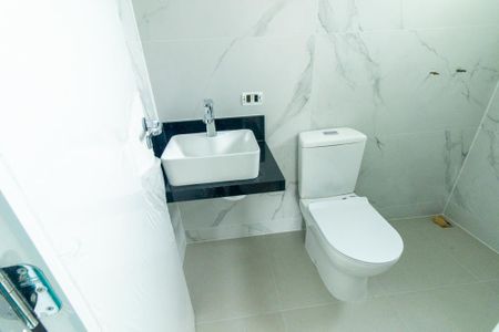 Casa à venda com 108m², 3 quartos e 2 vagas Casa à venda com 108m², 3 quartos e 2 vagasBanheiro Social