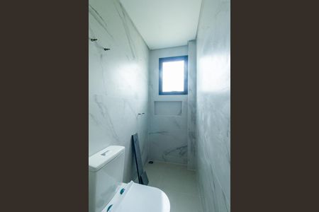 Banheiro da Suíte de casa à venda com 3 quartos, 108m² em Uberaba, Curitiba