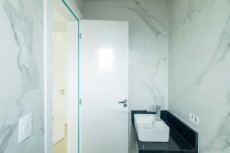 Casa à venda com 108m², 3 quartos e 2 vagas Casa à venda com 108m², 3 quartos e 2 vagasBanheiro Social