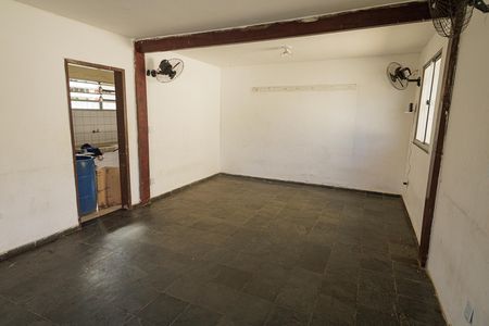 Apartamento para alugar com 50m², 2 quartos e 1 vaga Apartamento para alugar com 50m², 2 quartos e 1 vagaÁrea comum - Salão de festas
