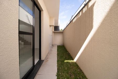 Casa de condomínio à venda com 139m², 3 quartos e 2 vagas Casa de condomínio à venda com 139m², 3 quartos e 2 vagasÁrea externa