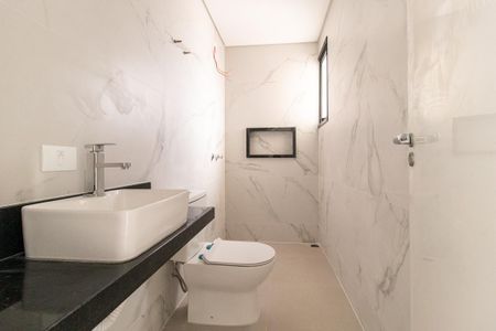 Casa de condomínio à venda com 139m², 3 quartos e 2 vagas Casa de condomínio à venda com 139m², 3 quartos e 2 vagasBanheiro Social