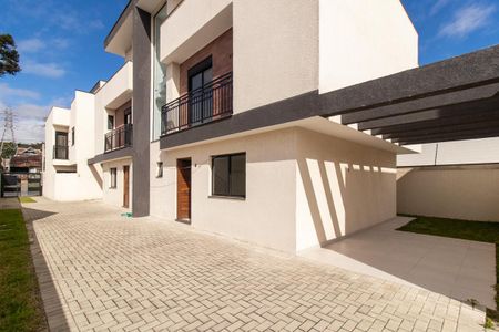 Fachada de casa de condomínio à venda com 3 quartos, 139m² em Uberaba, Curitiba
