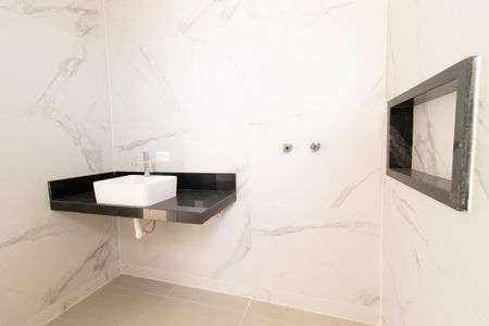 Casa de condomínio à venda com 139m², 3 quartos e 2 vagas Casa de condomínio à venda com 139m², 3 quartos e 2 vagasBanheiro da Suíte