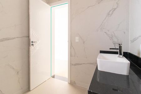 Casa de condomínio à venda com 139m², 3 quartos e 2 vagas Casa de condomínio à venda com 139m², 3 quartos e 2 vagasBanheiro da Suíte