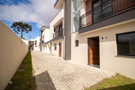 Fachada de casa de condomínio à venda com 3 quartos, 139m² em Uberaba, Curitiba