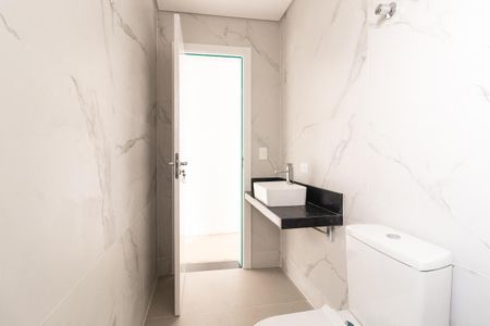 Banheiro da Suíte de casa de condomínio à venda com 3 quartos, 139m² em Uberaba, Curitiba
