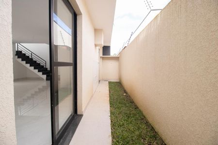 Casa de condomínio à venda com 139m², 3 quartos e 2 vagas Casa de condomínio à venda com 139m², 3 quartos e 2 vagasÁrea externa