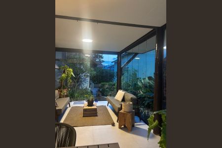 Casa de condomínio à venda com 356m², 4 quartos e 4 vagas Casa de condomínio à venda com 356m², 4 quartos e 4 vagasFoto 37