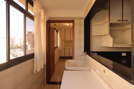 Apartamento à venda com 109m², 3 quartos e 1 vagaÁrea de Serviço