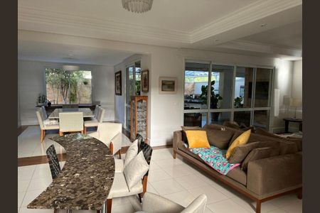 Casa à venda com 4 quartos, 460m² em Tamboré, Santana de Parnaíba