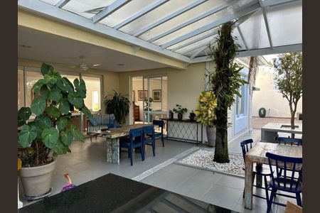 Casa à venda com 4 quartos, 460m² em Tamboré, Santana de Parnaíba