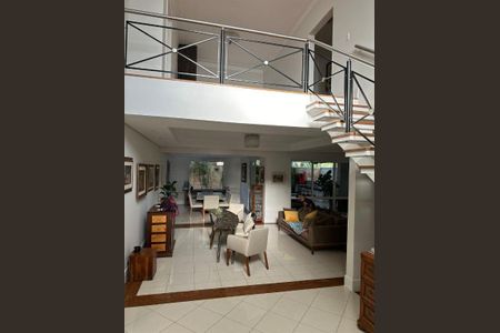 Casa à venda com 4 quartos, 460m² em Tamboré, Santana de Parnaíba