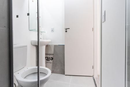 Banheiro de apartamento para alugar com 1 quarto, 24m² em Barra Funda, São Paulo