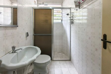 Banheiro de apartamento para alugar com 1 quarto, 50m² em Canto do Forte, Praia Grande