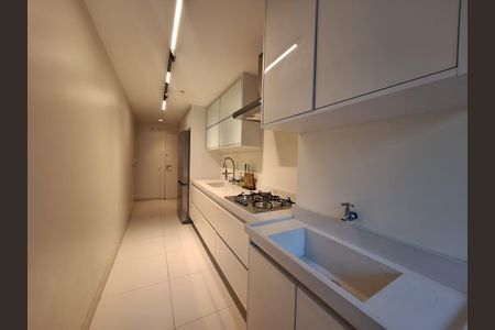 Apartamento para alugar com 137m², 3 quartos e 2 vagas
