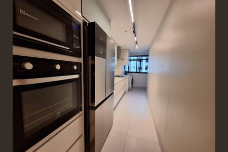 Apartamento para alugar com 137m², 3 quartos e 2 vagas