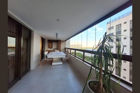 Apartamento para alugar com 137m², 3 quartos e 2 vagas