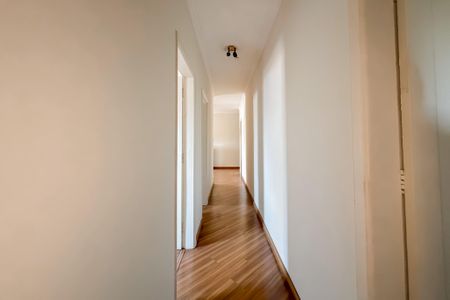 Apartamento à venda com 112m², 3 quartos e sem vaga Apartamento à venda com 112m², 3 quartos e sem vagaCorredor