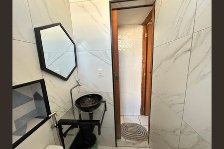 Apartamento para alugar com 60m², 2 quartos e sem vagaBanheiro