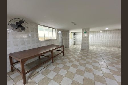 Apartamento para alugar com 60m², 2 quartos e sem vagaÁrea comum - Salão de festas