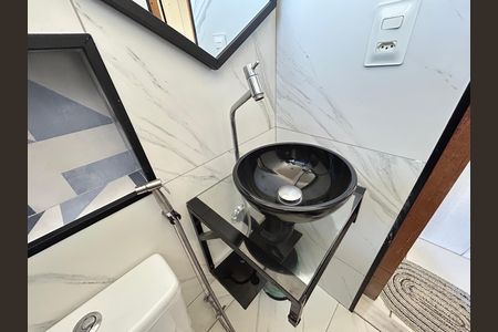 Apartamento para alugar com 60m², 2 quartos e sem vagaBanheiro