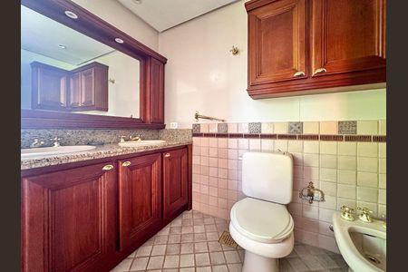 Casa de condomínio à venda com 206m², 4 quartos e 2 vagas