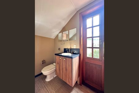 Casa de condomínio à venda com 206m², 4 quartos e 2 vagas