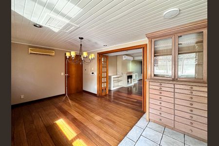 Casa de condomínio à venda com 206m², 4 quartos e 2 vagas