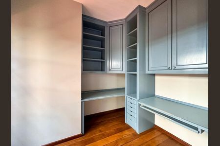 Casa de condomínio à venda com 206m², 4 quartos e 2 vagas