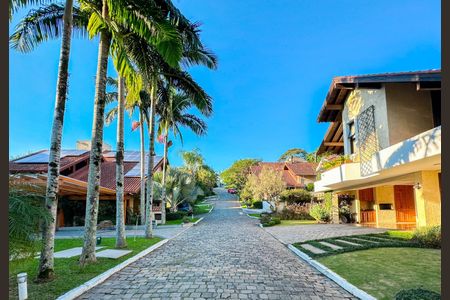 Casa de condomínio à venda com 206m², 4 quartos e 2 vagas