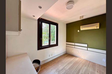 Casa de condomínio à venda com 206m², 4 quartos e 2 vagas