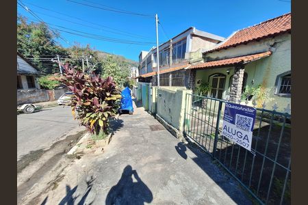 plaquinha de casa de condomínio para alugar com 3 quartos, 60m² em Santa Rosa, Niterói