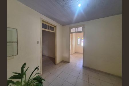 Sala de casa de condomínio para alugar com 3 quartos, 60m² em Santa Rosa, Niterói