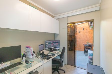 Casa de condomínio à venda com 89m², 3 quartos e 2 vagas Casa de condomínio à venda com 89m², 3 quartos e 2 vagasEscritório