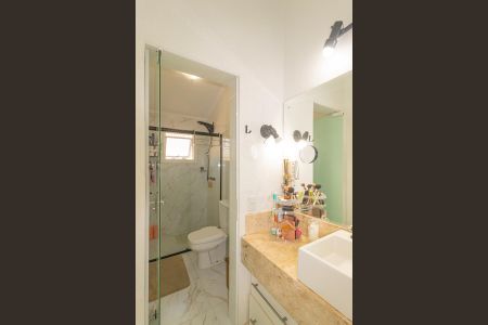 Casa de condomínio à venda com 89m², 3 quartos e 2 vagas Casa de condomínio à venda com 89m², 3 quartos e 2 vagasBanheiro social