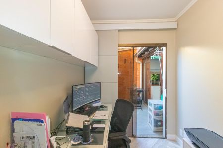 Casa de condomínio à venda com 89m², 3 quartos e 2 vagas Casa de condomínio à venda com 89m², 3 quartos e 2 vagasEscritório