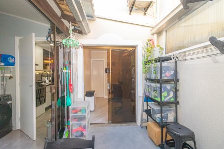 Casa de condomínio à venda com 89m², 3 quartos e 2 vagas Casa de condomínio à venda com 89m², 3 quartos e 2 vagasVaranda