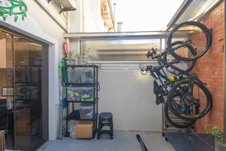 Casa de condomínio à venda com 89m², 3 quartos e 2 vagas Casa de condomínio à venda com 89m², 3 quartos e 2 vagasVaranda