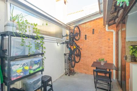 Casa de condomínio à venda com 89m², 3 quartos e 2 vagas Casa de condomínio à venda com 89m², 3 quartos e 2 vagasVaranda