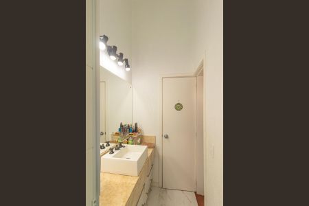 Casa de condomínio à venda com 89m², 3 quartos e 2 vagas Casa de condomínio à venda com 89m², 3 quartos e 2 vagasBanheiro social