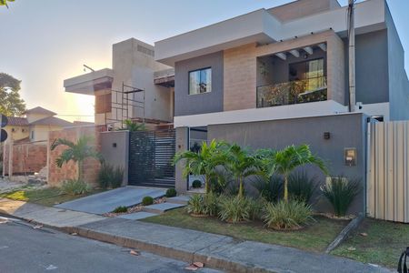 Casa para alugar com 192m², 3 quartos e 2 vagas Casa para alugar com 192m², 3 quartos e 2 vagasFachada