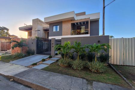 Fachada de casa para alugar com 3 quartos, 192m² em Itaipu, Niterói