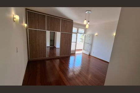 Casa à venda com 315m², 4 quartos e 3 vagas